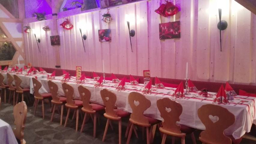 Ganze Ferienwohnung, Südtiroler Stubn Café und Restaurant - m.1 komb. Wohn-/Schlafr., Küche, Du, Wc, 30m², 3 P. in Arnstadt (Thüringen), Arnstadt