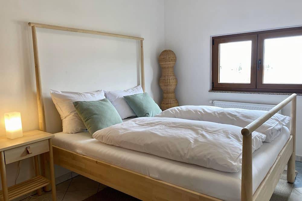 Ganze Wohnung, 180qm Wohnung mit Meerblick, 300m zum Strand, Garten in Biograd na Moru, Zadar