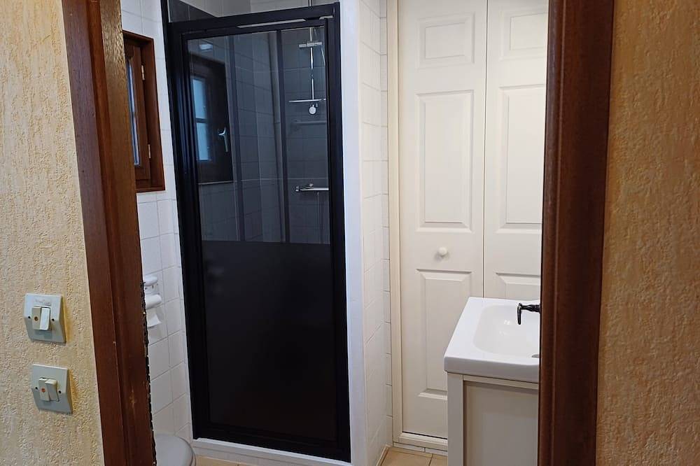 Cabaña típica en la campaña de Normandía in Plasnes, Región de Bernay