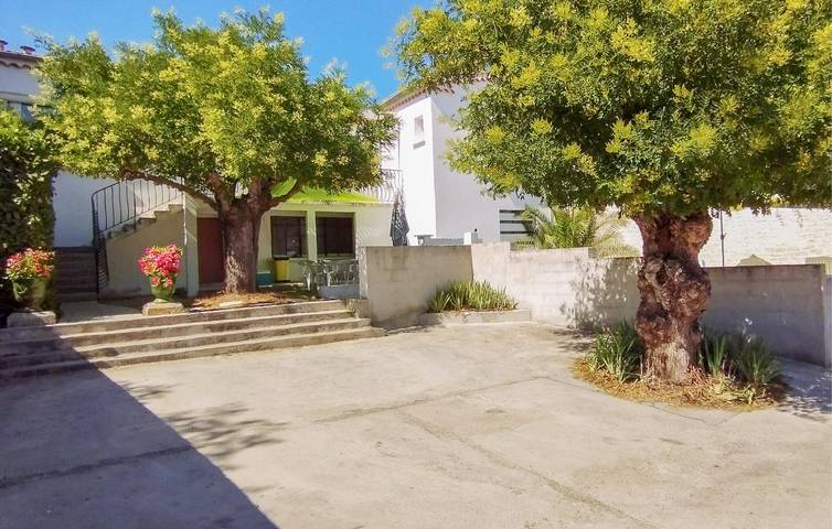 Location de vacances pour 10 personnes à Nîmes