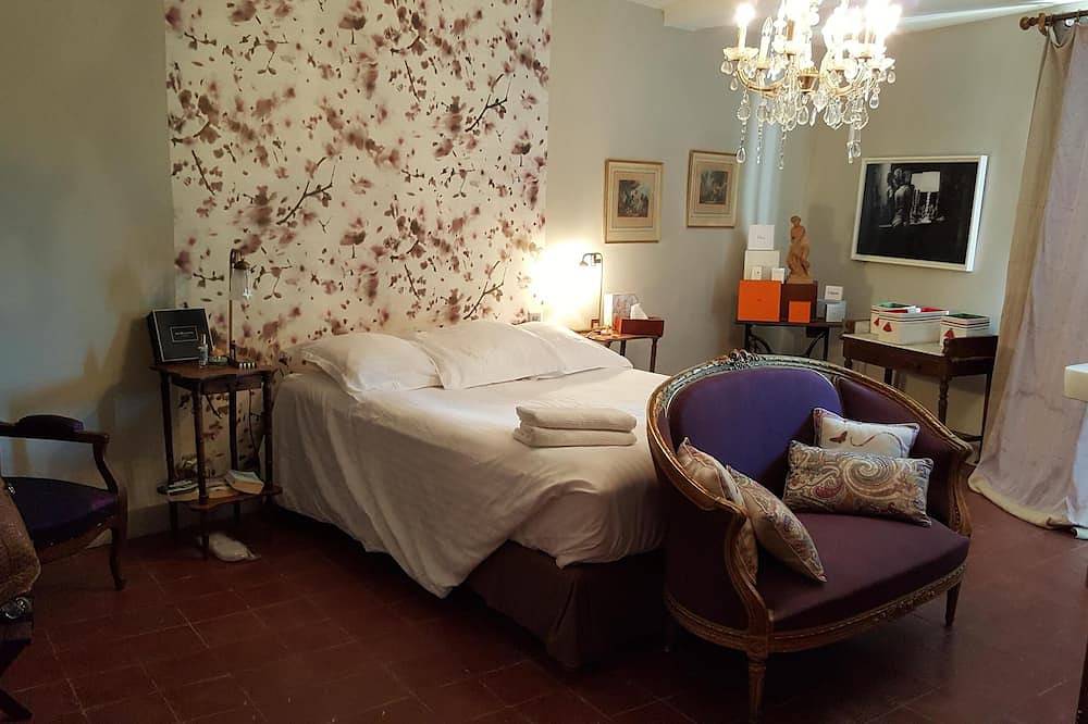 Uzes/Maison de caractère rénovée dans village, 16 couchages  avec petite piscine in Pouzilhac, Région de Nîmes