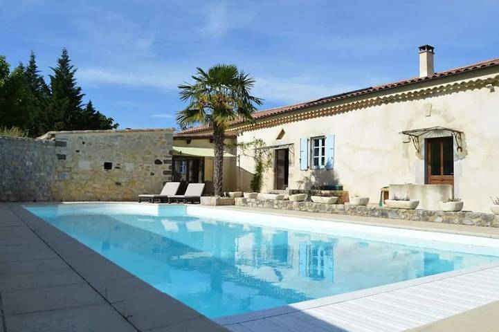 Location de vacances pour 10 personnes, avec jardin, animaux acceptés à Villeneuve-de-Berg
