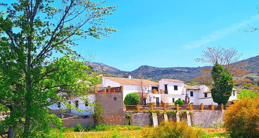 Casa rural para 3 personas, con Terraza además de Jardín y Piscina en Algarinejo