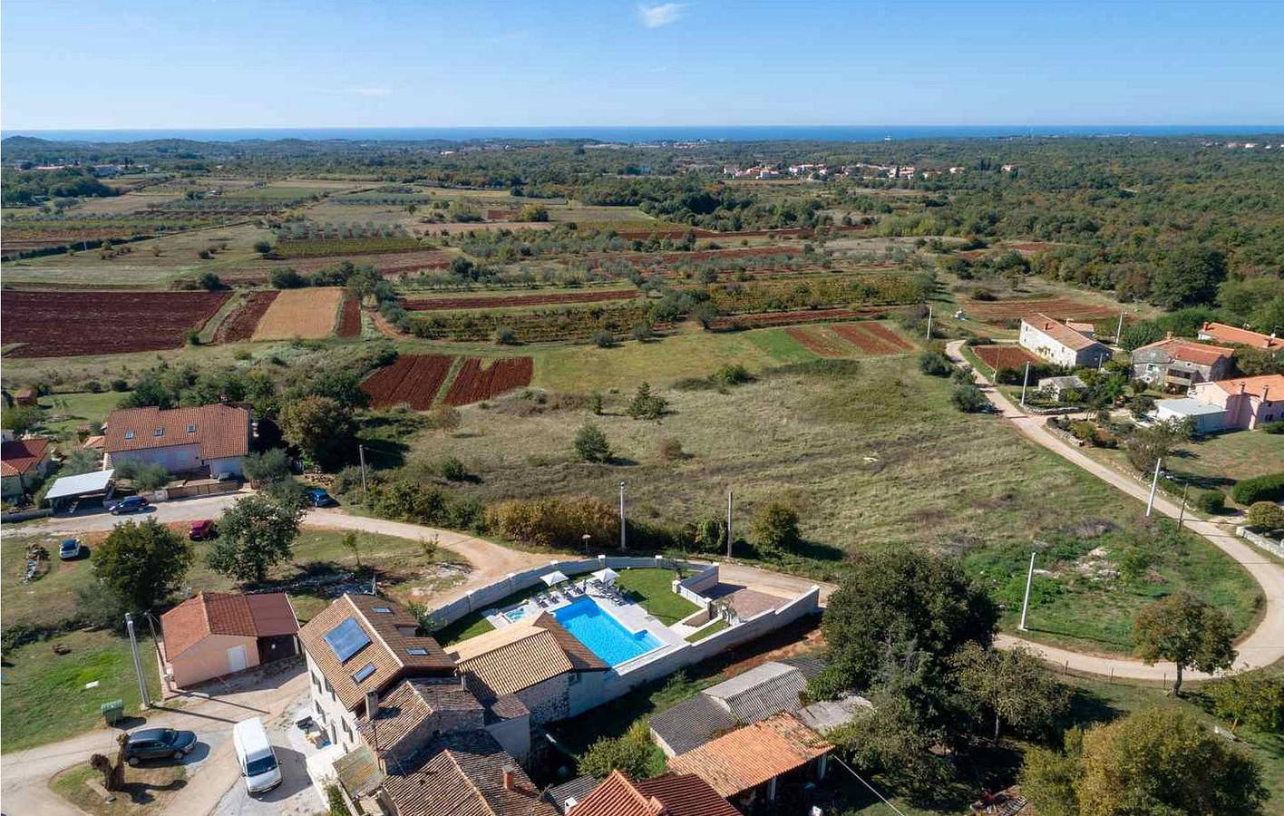 Gemütliche 2-Zimmer-Wohnung mit Pool und Terrasse, 1,5 km vom Stadtzentrum von Kadumi entfernt in Grad Poreč, Porec und Umgebung