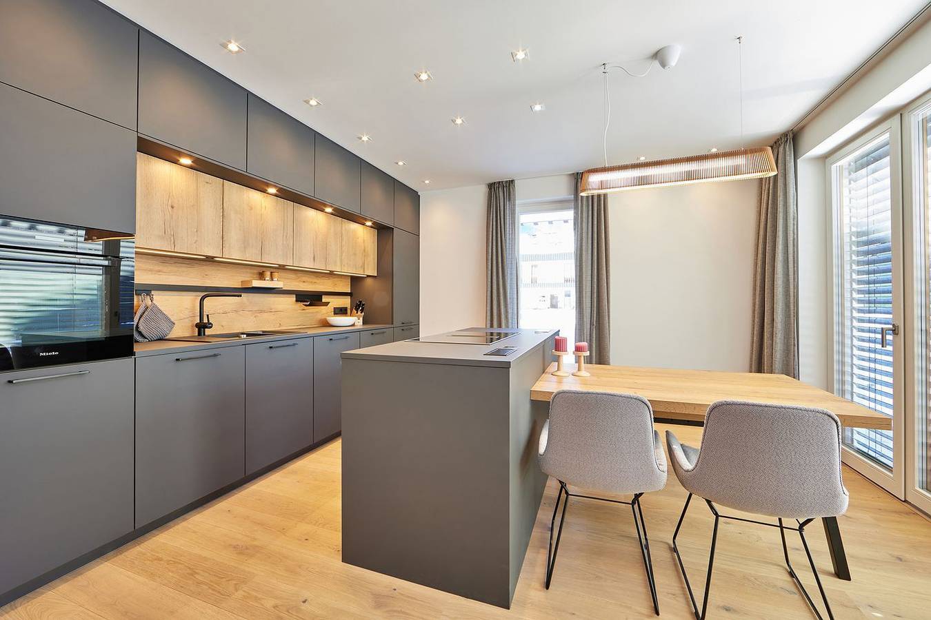Ganze Wohnung, Hüttenzauber - Moderne Erdgeschosswohnung in zentraler Lage in Garmisch-Partenkirchen, Bayerische Alpen