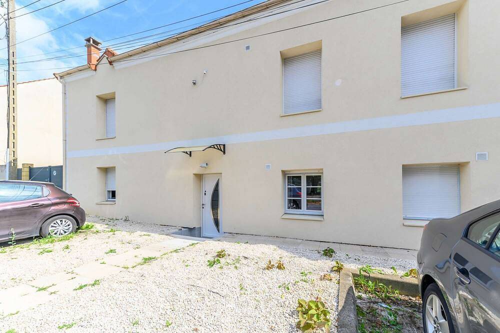 Apartamento entero, Come and discover the cocoon of l'impasse in Tremblay en France with our Deluxe studio! in Tremblay-en-France, Sena-Saint Denis