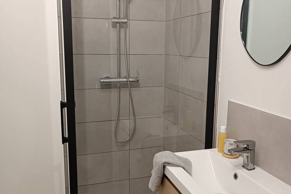 Appartement entier, Studio totalement meublé \"L'ethnique\" in Homécourt, Meurthe-et-Moselle