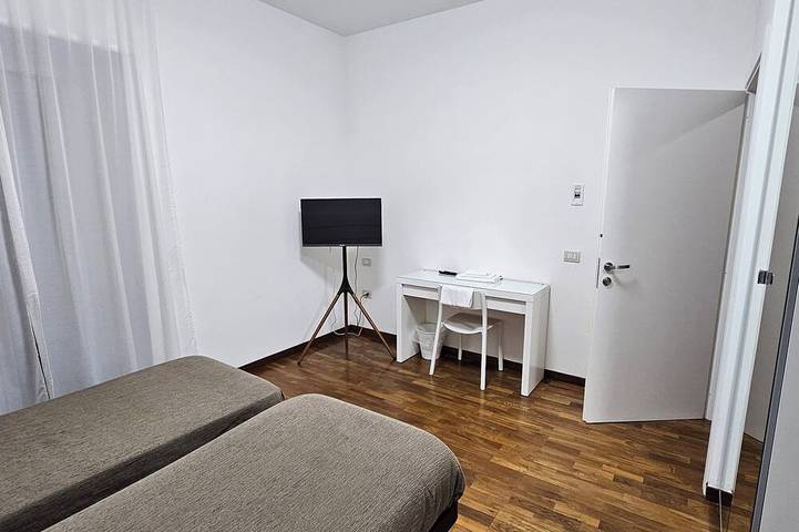 Double or Twin - Private Outdoor Bathroom and Private Parking in Loco in Potenza, Province de Potenza