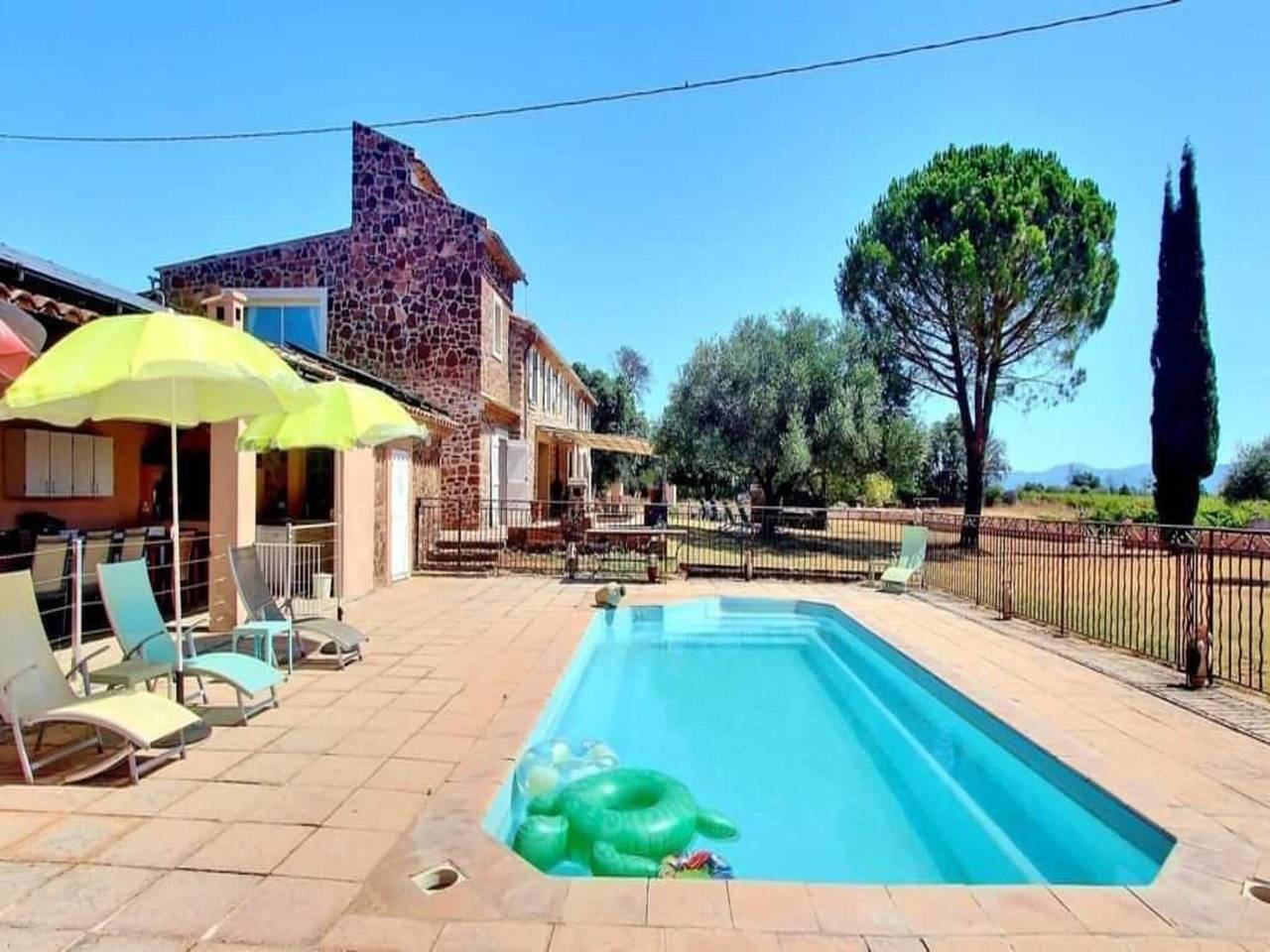 Villa en Le Luc con Piscina y Viñedos in Gonfaron, Región Brignoles