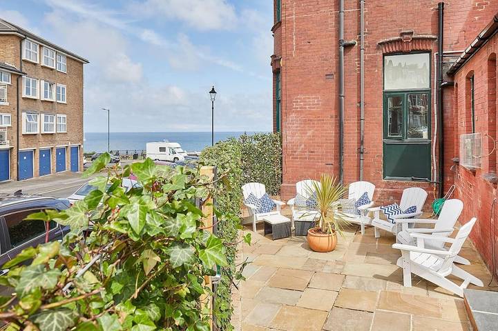 Cottage for 7 people, with Balcony and Garden in Saltburn by the Sea