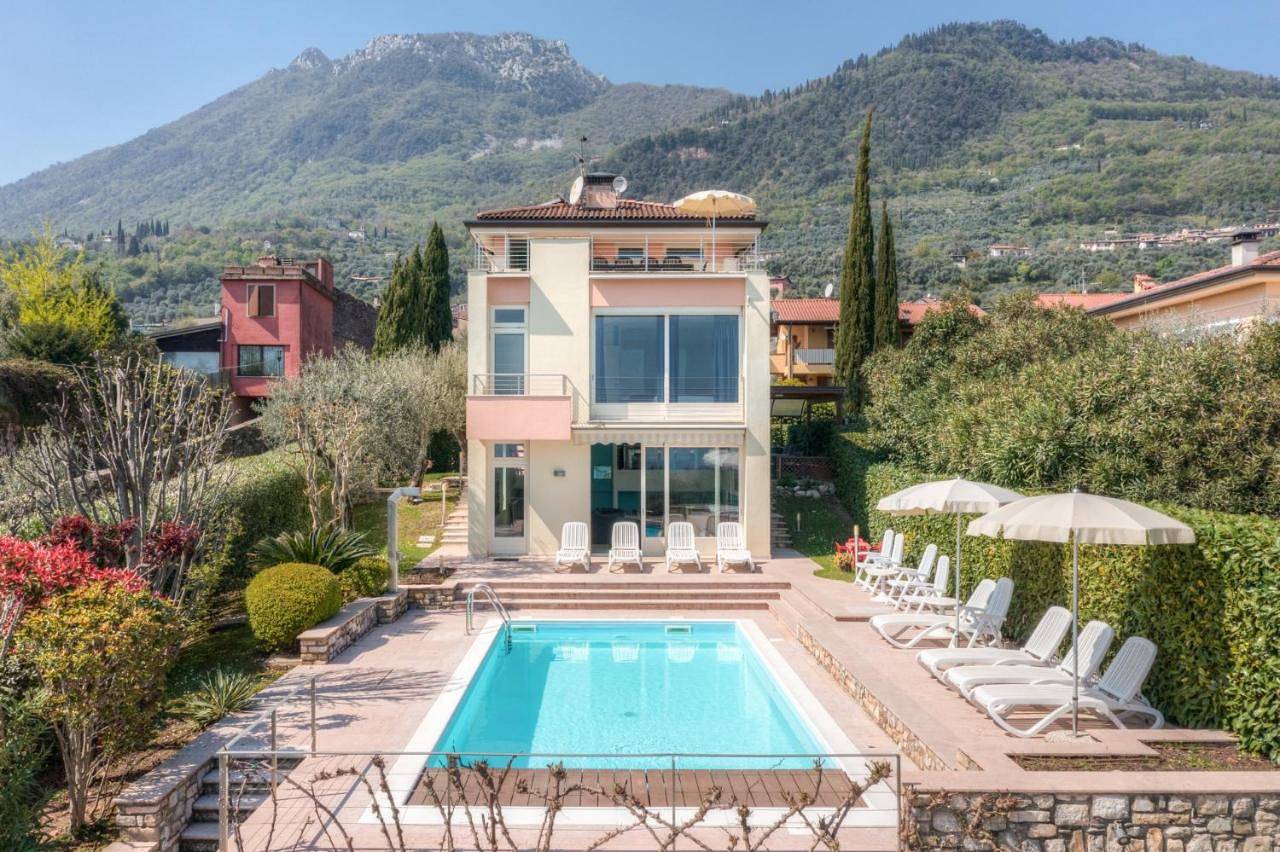 Villa Oleandri, con Piscina privata e Vista Lago in Toscolano-Maderno, Prealpi Gardesane