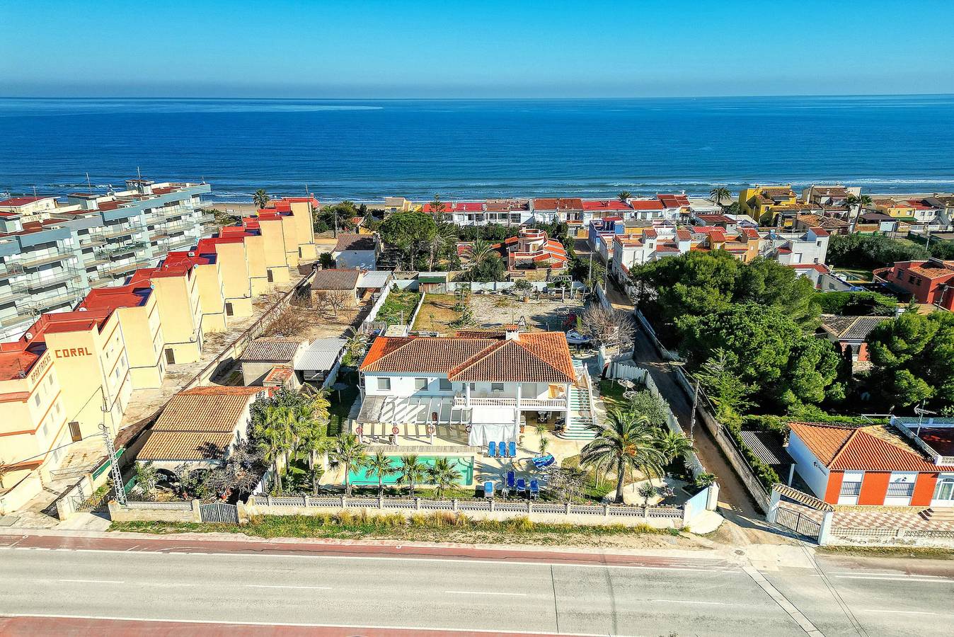 Geheel appartement, Vakantiewoning "Denia 2" bij strand met gemeenschappelijk zwembad & Wi-Fi in Dénia, Costa Blanca