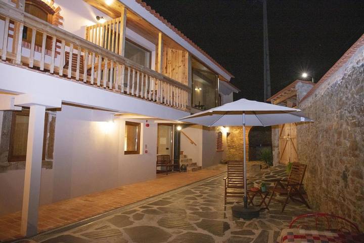 Casa rural para 2 personas, con Balcón y Terraza además de Jardín y Piscina en Luso
