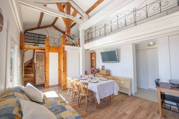 Villa for 8 Guests in Gravières, Auvergne-Rhône-Alpes, Picture 3