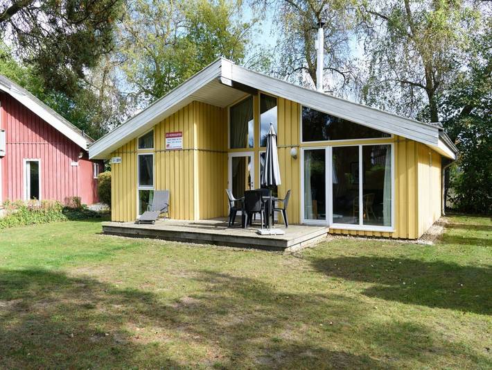 Ferienhaus für 4 Personen, mit Sauna und Pool sowie Garten und Terrasse in Mirow