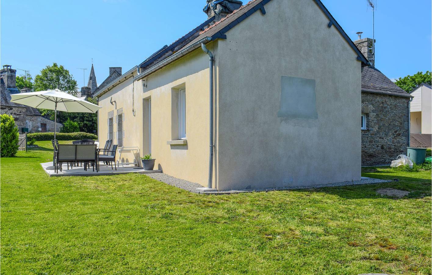 Séjour à Canihuel : Apt de 85m2 avec piscine et jardin in Canihuel, Région de Guingamp