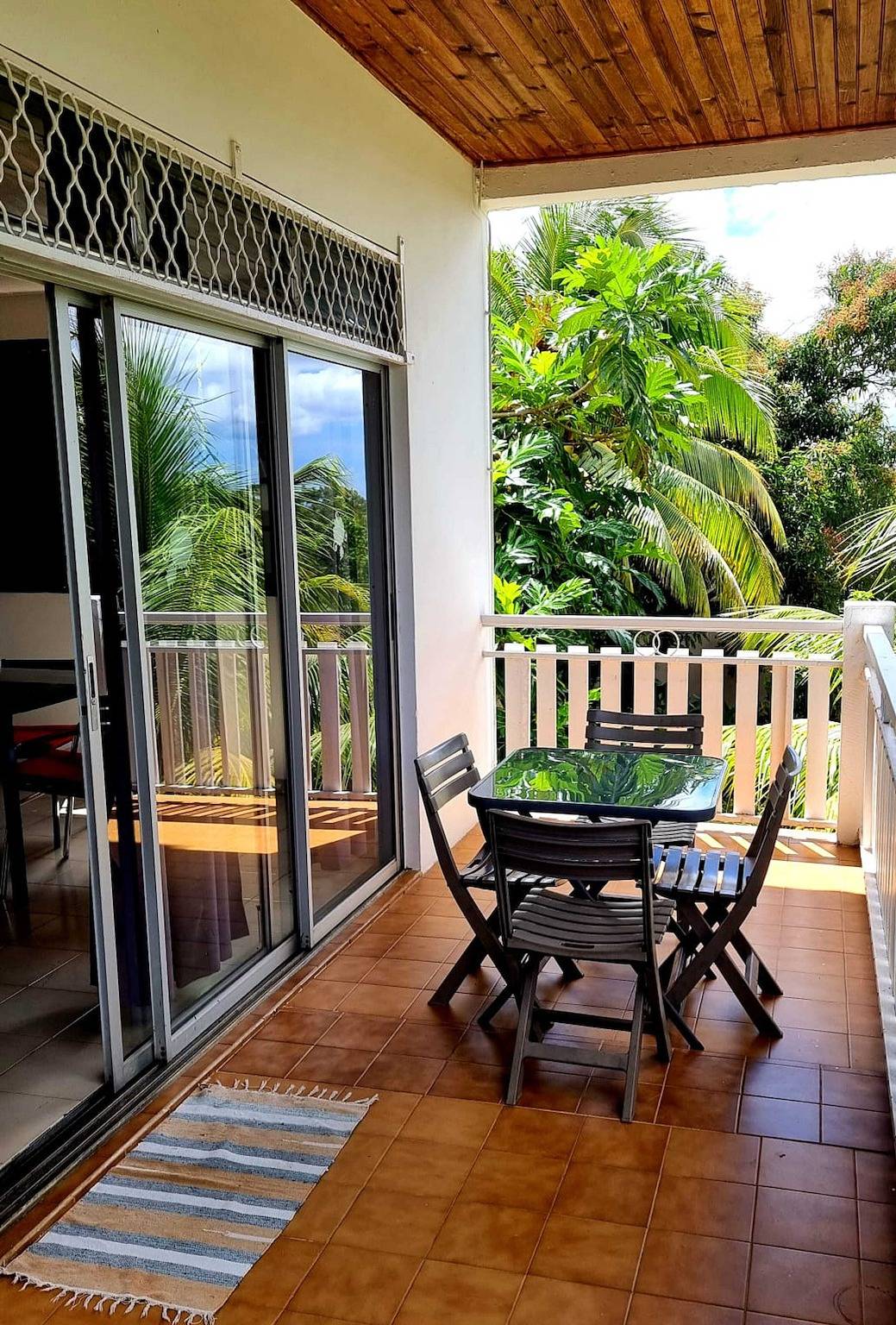 Apartamento entero, Amplio apartamento en Fort-de-France - Vista al jardín 85 m² in Martinica