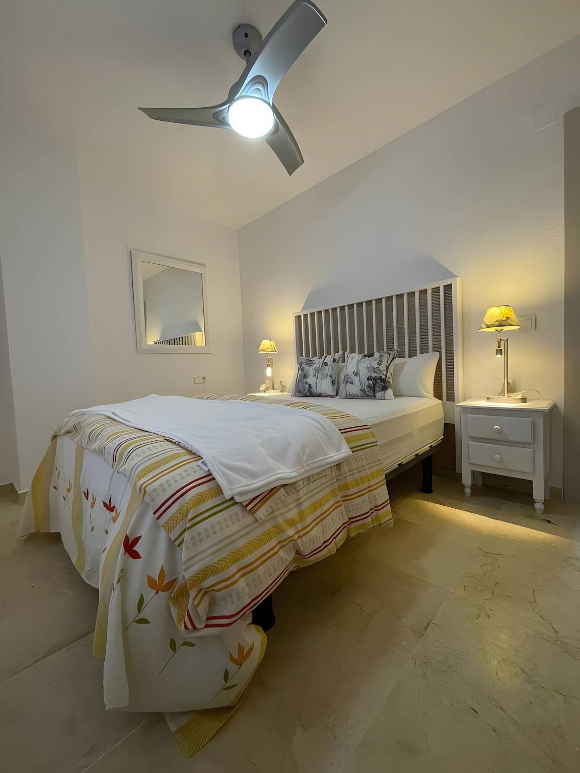 Apartamento entero, Apartamento 'El Portil Pinares' con piscina compartida, terraza privada y Wi-Fi in Playa Nueva Umbría, El Portil