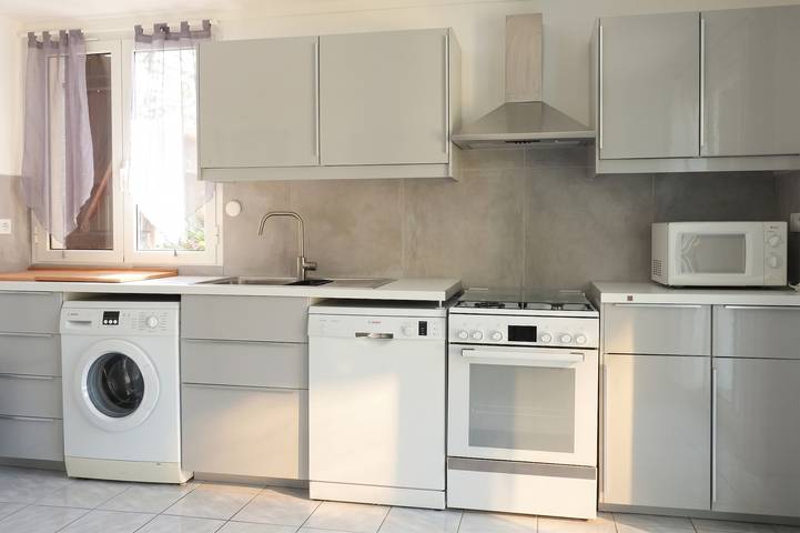 Appartement entier, Cozy studio à Calenzana, 30 m² avec terrasse in Calenzana, Région de Calvi