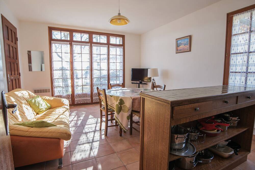 Entire apartment, Le Petit Galla, country apartment in Pertuis, Parc naturel régional du Luberon