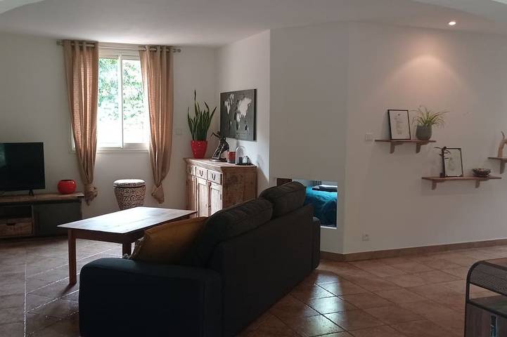 Location de vacances pour 4 personnes, avec terrasse et jardin à Ansouis - 2