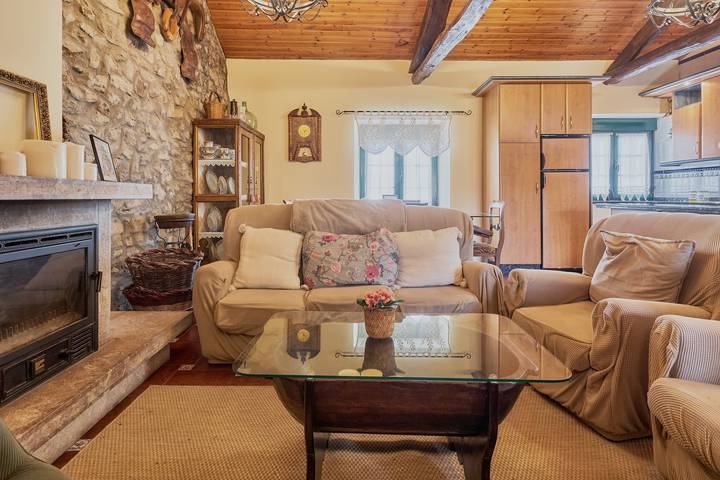 Ferienhaus 'El Corredor' mit privater Terrasse, Garten und Wlan in La Pola de Gordón, Cordillera Cantábrica