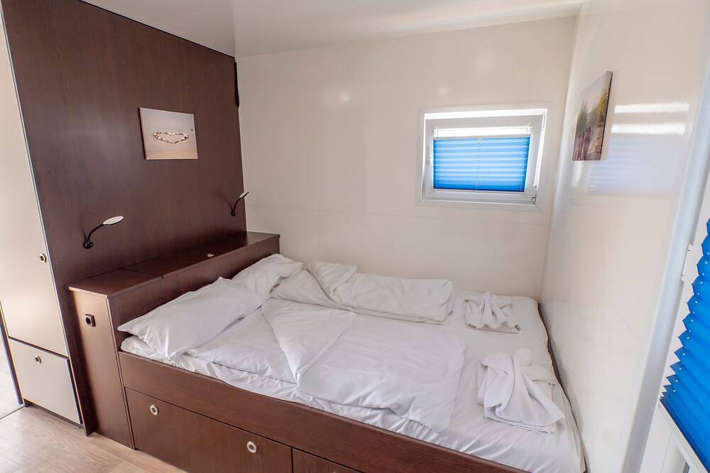 Ganze Wohnung, Hausboot für 2 Gäste mit 25m² in Waren in Waren (Müritz), Müritz