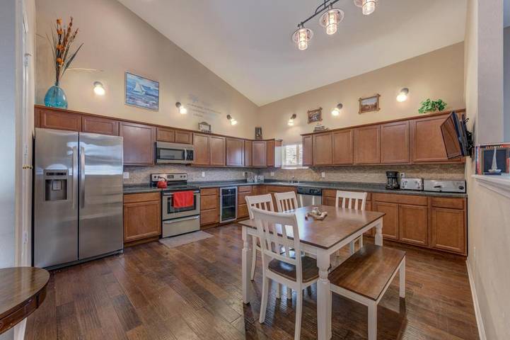 Gîte pour 15 personnes, avec vue ainsi que terrasse et vue sur le lac à Pippin - 3