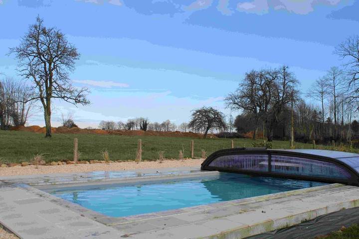 Location de vacances pour 4 personnes, avec jacuzzi ainsi que terrasse et piscine, animaux acceptés à Mantilly - 2