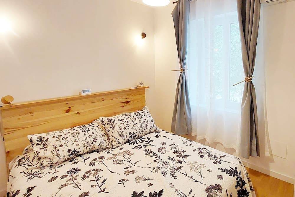 Ganze Wohnung, Air-conditioned apartment surrounded by vineyards, shared pool, in La Tour-d'Aigues, Regionaler Naturpark Luberon