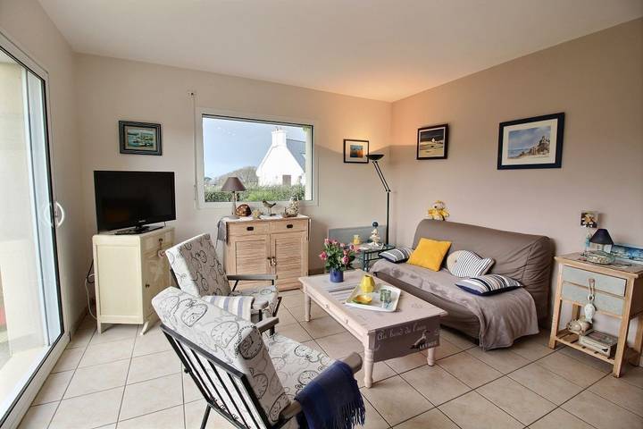 Gîte pour 4 personnes, avec terrasse et jardin à Trévou-Tréguignec - 2