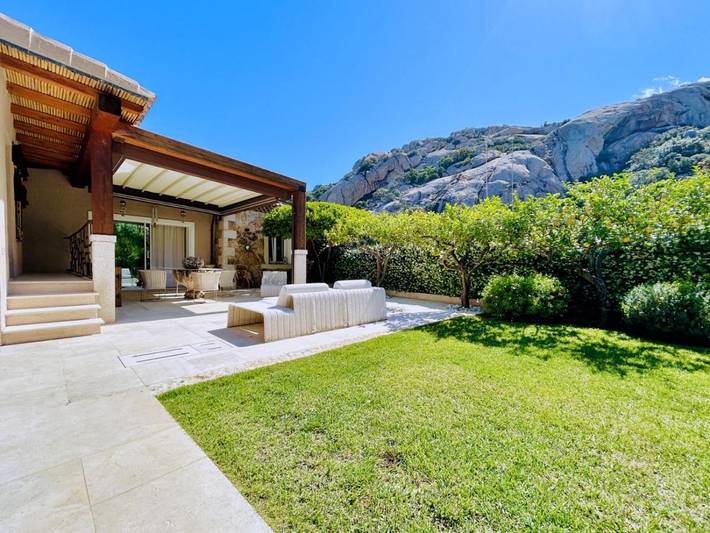Villa per 7 persone, con giardino e terrazza a Baja Sardinia