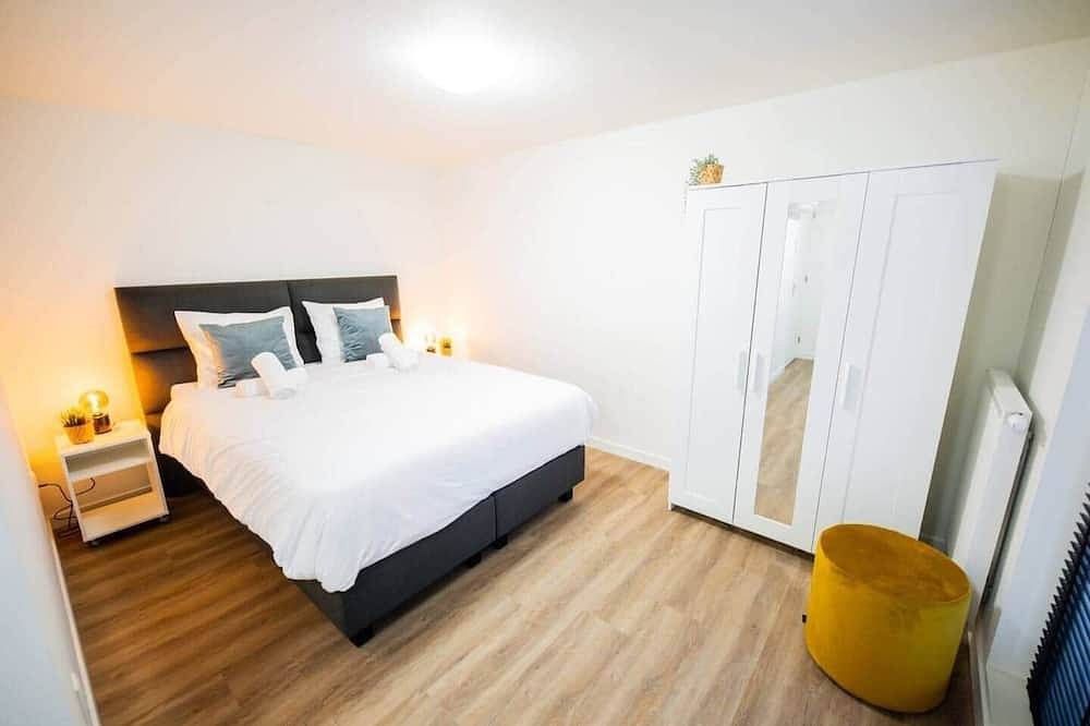 Geheel appartement, Friendly 50m² Apartment with Terrace in Tiel, Betuwe