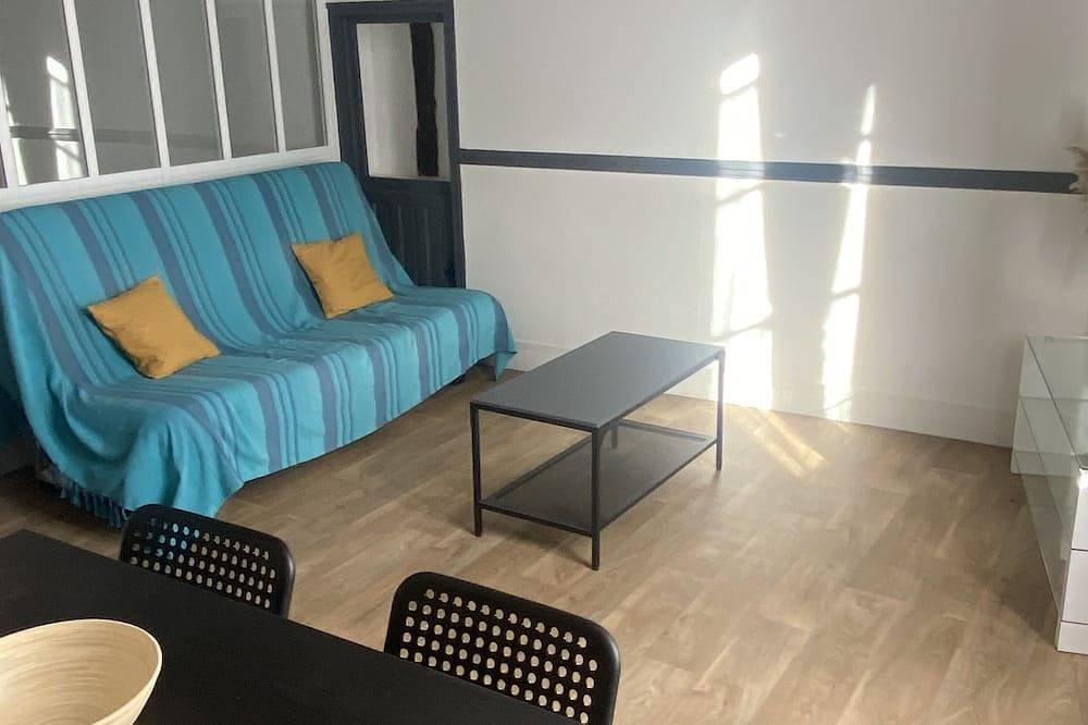 Appartement entier, Appartement centre ville 1 chambre, cuisine aménagée in Crépy-en-Valois, Oise