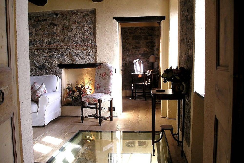 Villa de charme en pierre 150 m², à 6 km des plages, Spa,  grand espace barbecue in Alassio, Riviera di Ponente