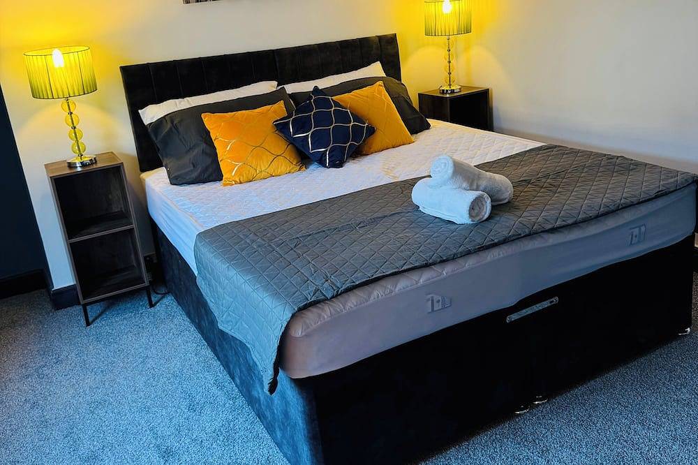 Home Away 4Br Luxury House\nfamily Fruendly And Pet Friendly\ncity  Centre in Swansea, Swansea region