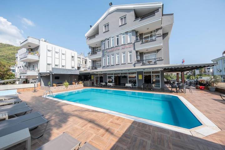 Apartmenthotel für 2 Personen, mit Kinderpool und Garten sowie Pool - 1