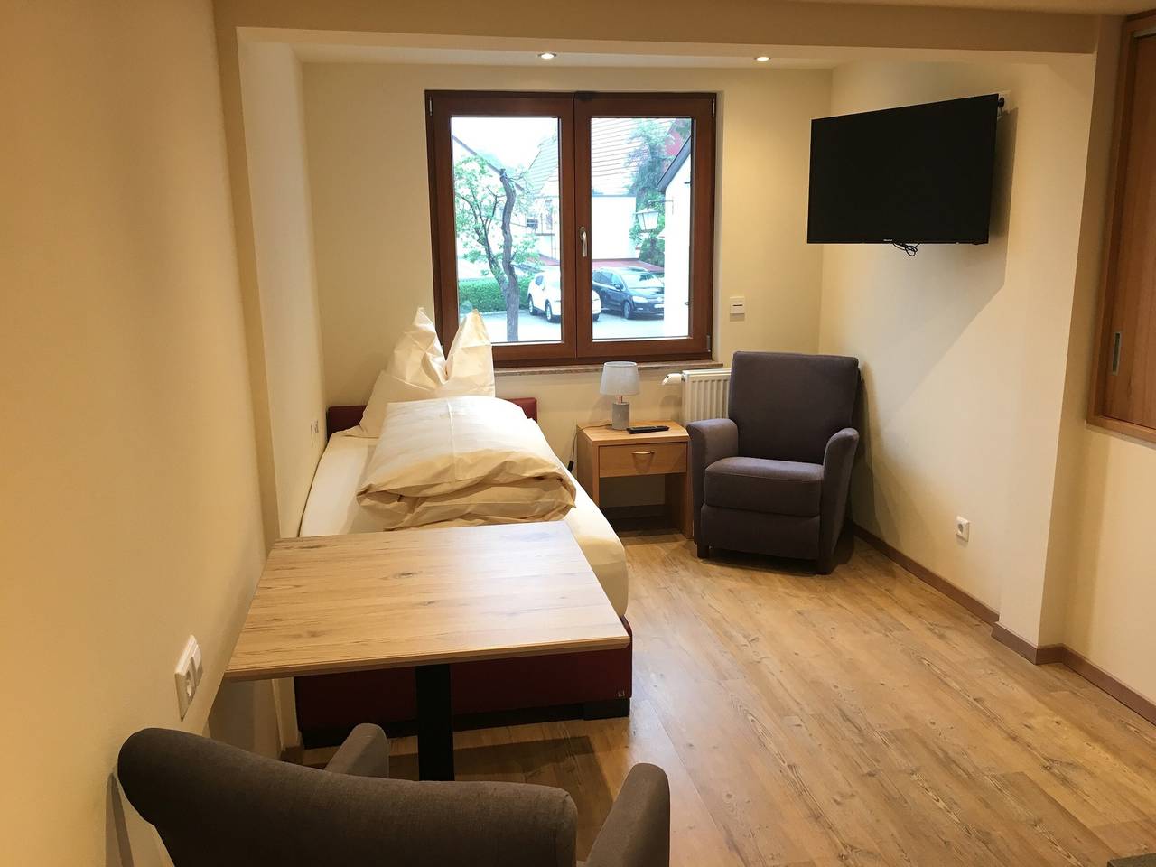 Ganze Wohnung, Apartment „1“ mit Gemeinschaftsterrasse und Wlan in Mössingen, Neckar-Alb