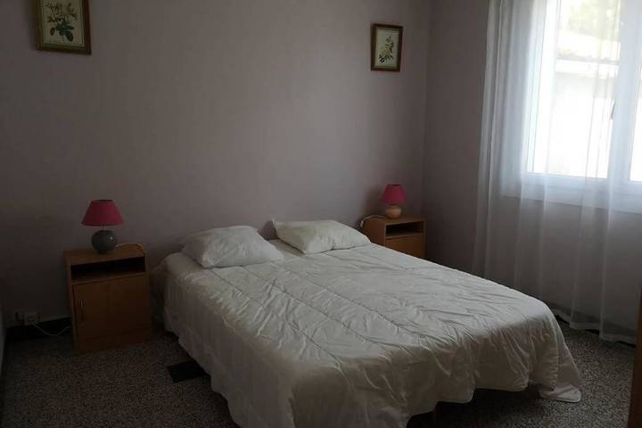 Gîte pour 4 personnes, avec terrasse dans Plage de la Cèpe - 4