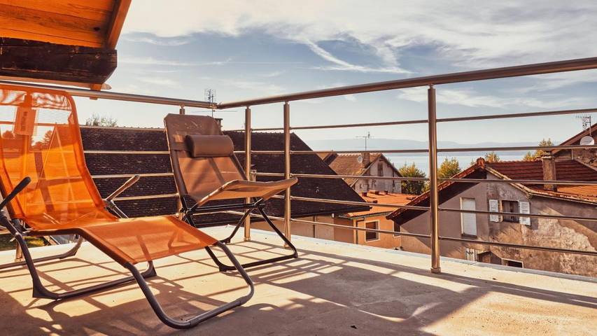 Villa pour 6 personnes, avec vue sur le lac et vue ainsi que terrasse et jardin