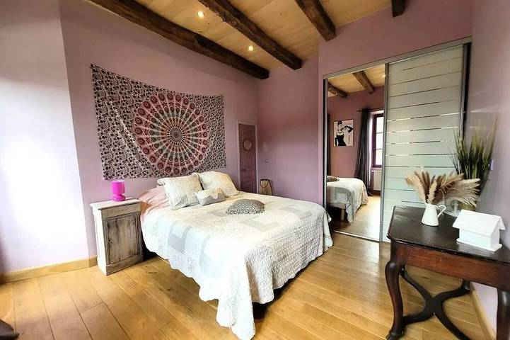Location de vacances pour 6 personnes, avec terrasse à Queyssac-les-Vignes - 2