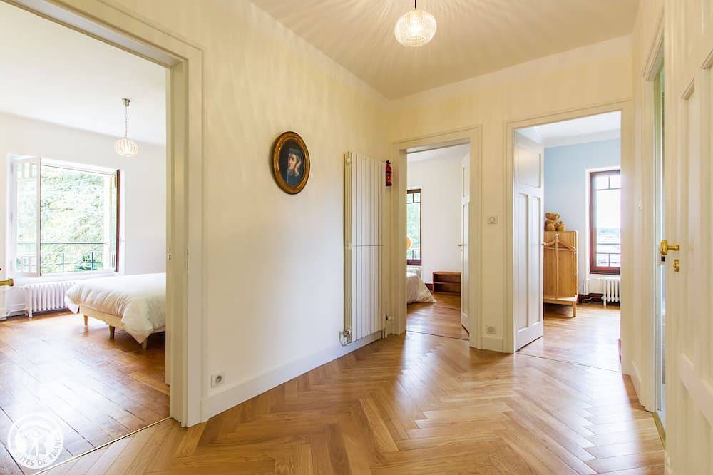 Villa Sérandite, jardin et charme, situation idéale in Annecy, Annecy (commune)