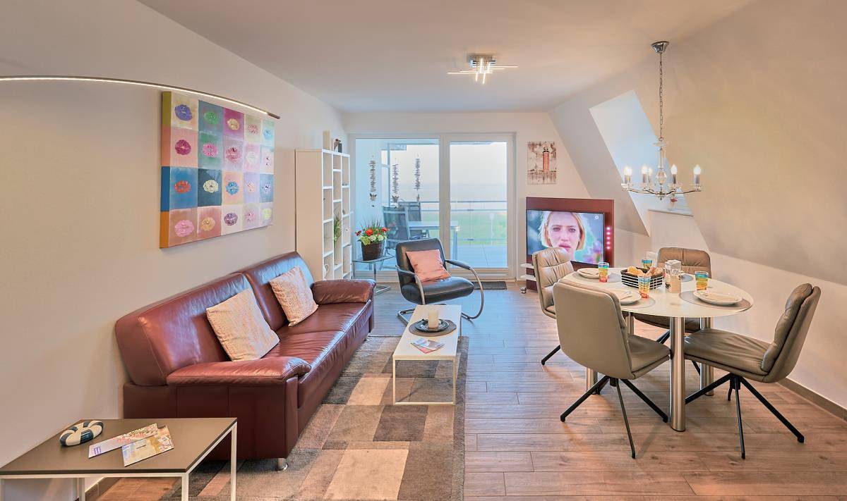 Ganze Wohnung, Haus Düne 1 Ferienwohnung 12 - 2 Schlafzimmer, 2 Duschbäder, 2 Balkone - voller Meerblick + Strandkorb von Mai-Oktober in Duhnen, Cuxhaven