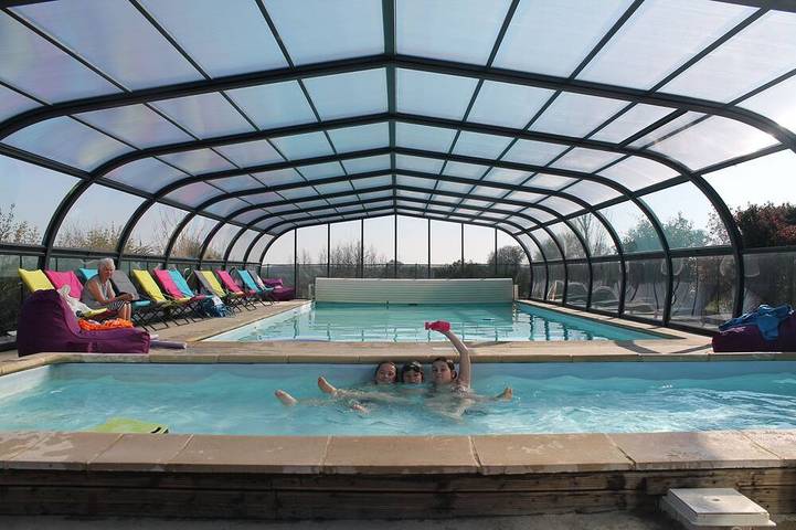 Gîte pour 4 personnes, avec piscine et terrasse