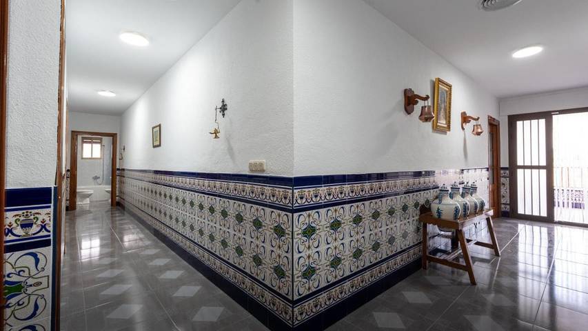 Casa rural para 18 personas, con Terraza y Jardín además de Piscina y Vistas en Colomera - 3