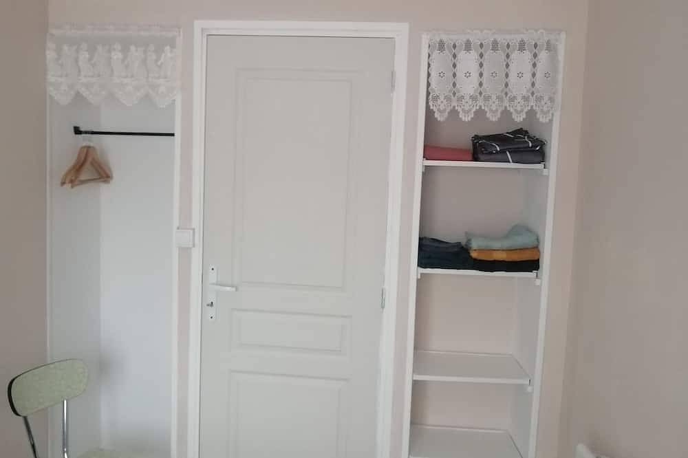 House-studio-2stars-no pets-2 people in Saint-Lormel, Dinan und Umgebung