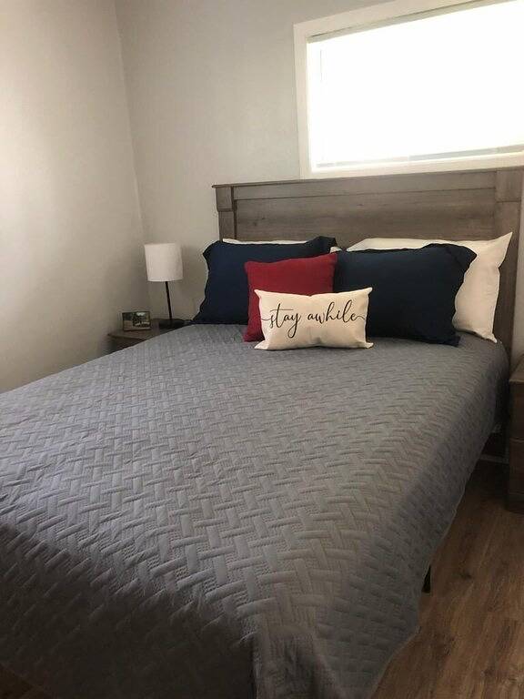 Tranquil setting 15 Miles from Iowa Great Lakes - Fully Furnished with Game Room in Dickinson County