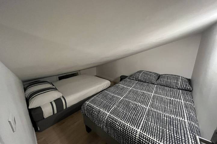 Apartamento entero, Alquiler-Clásico-Baño privado con ducha-Vista al Jardín-Chez Polo in Saint-Denis, Sena-Saint Denis