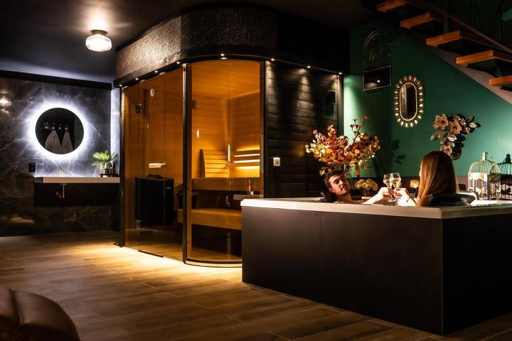 Chambre d’hôte pour 2 personnes, avec Balcon ainsi que Jacuzzi et Sauna à Thuin - 3