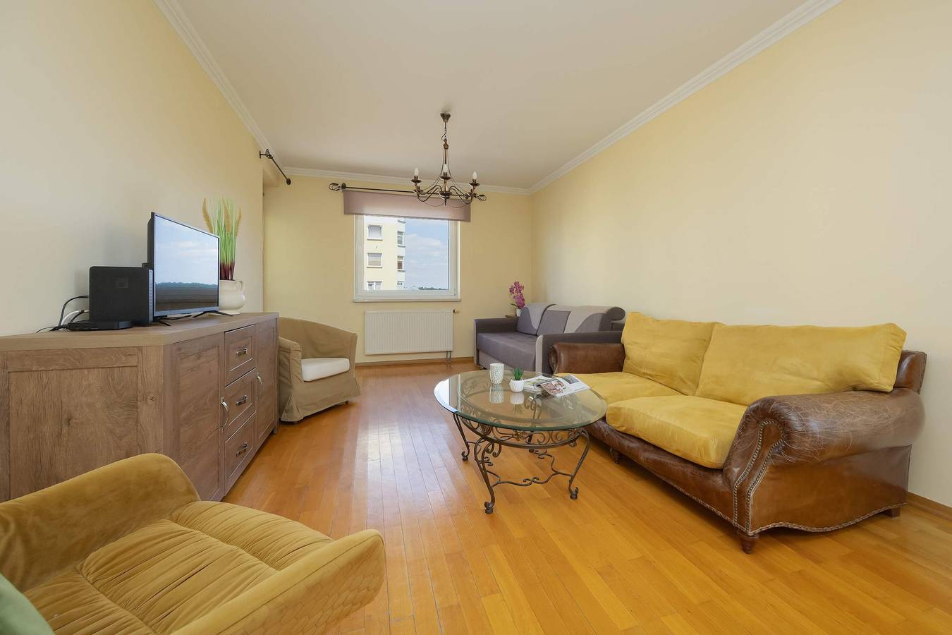 Entire apartment, Practical Apartment in Bialoleka | Balcony and Parking in Białołęka, Warsaw